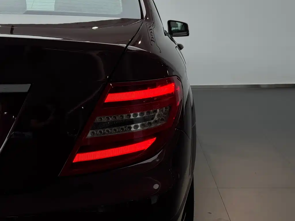Mercedes-Benz C-Class — миниатюра 13