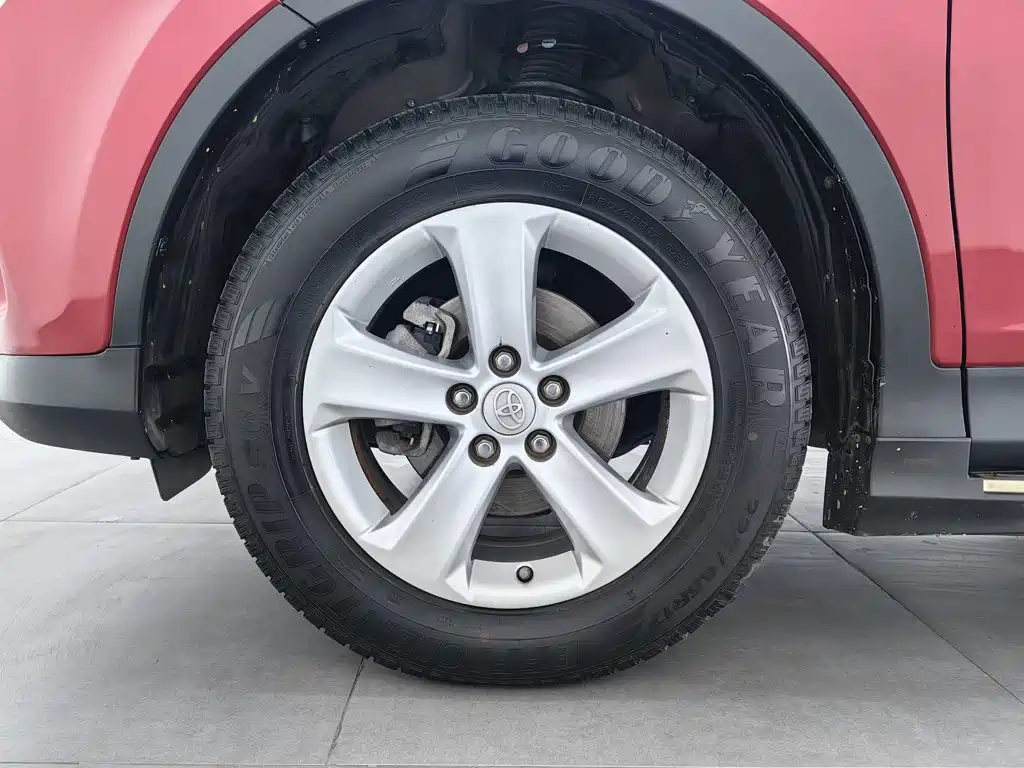 Toyota RAV4 — миниатюра 17