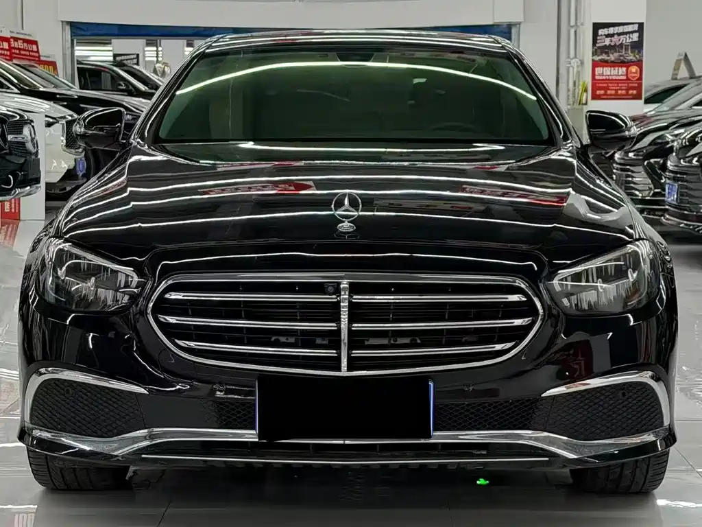 Mercedes-Benz E-Class — миниатюра 2