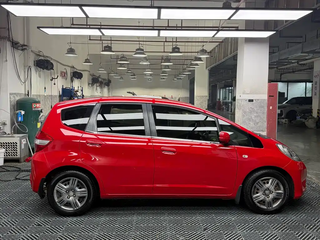 Honda Fit — миниатюра 5