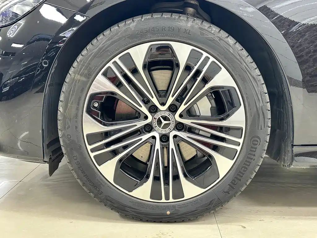 Mercedes-Benz E-Class — миниатюра 26