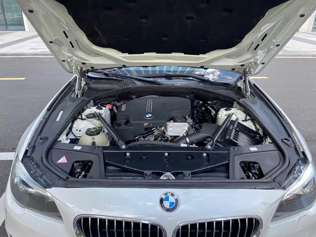 BMW 5 Series — миниатюра 20