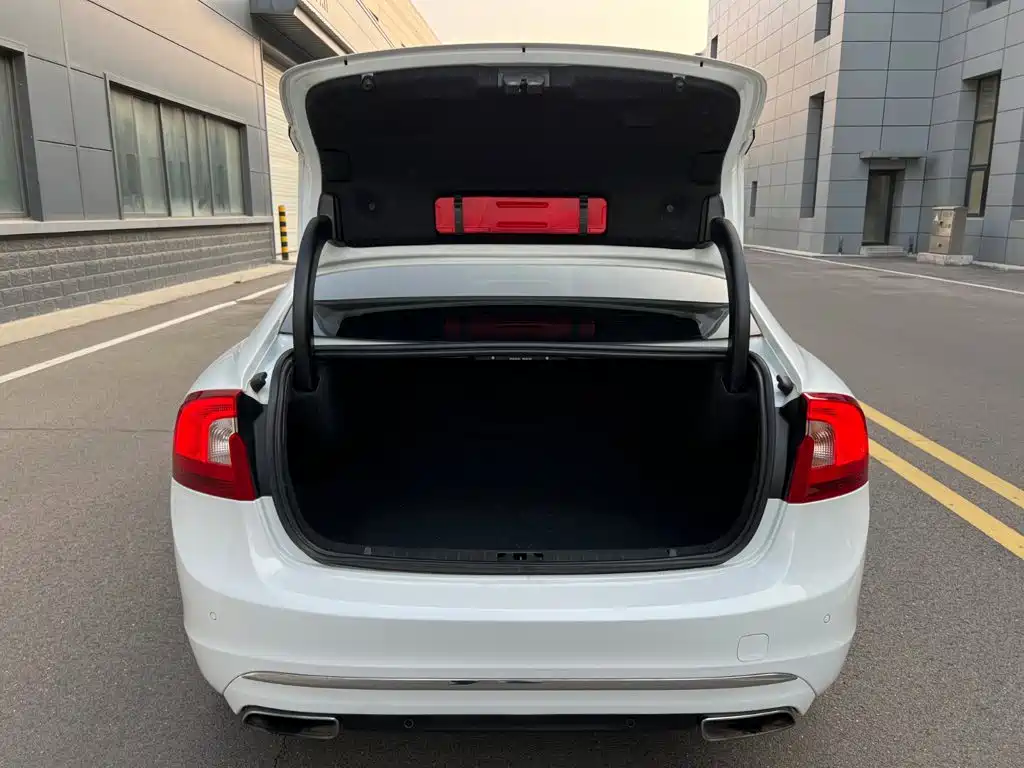 Volvo S60 — миниатюра 15