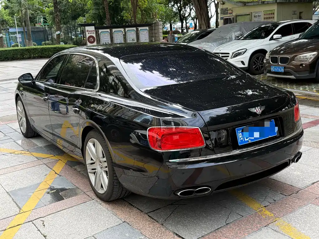 Bentley Flying Spur — миниатюра 6