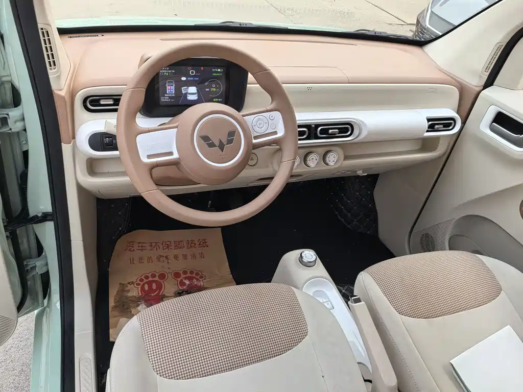 Wuling MINIEV — миниатюра 8