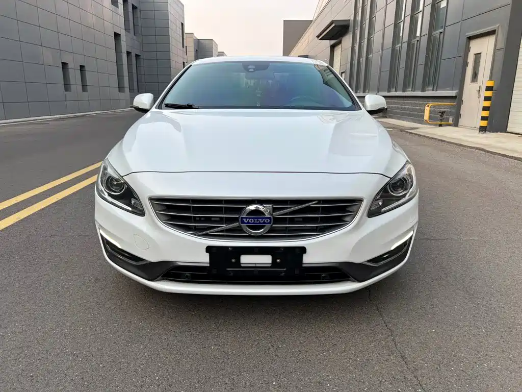 Volvo S60 — миниатюра 2