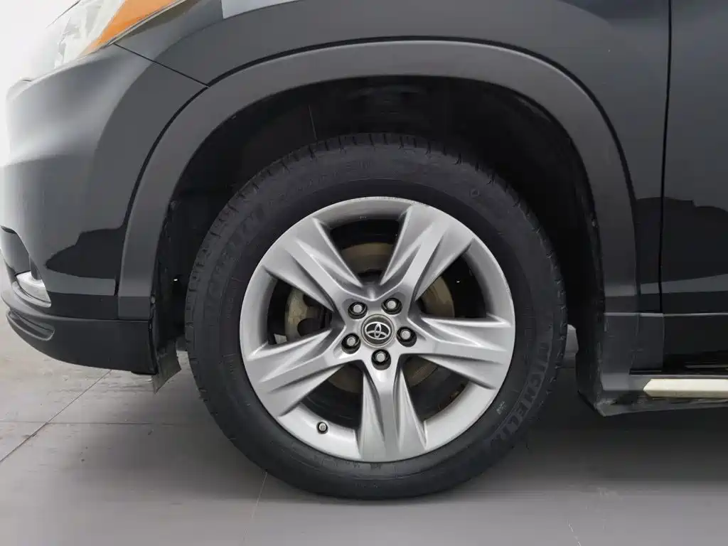 Toyota Highlander — миниатюра 17
