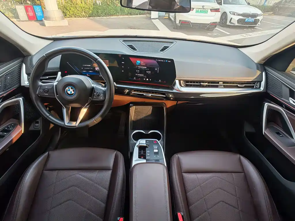 BMW iX1 — миниатюра 17