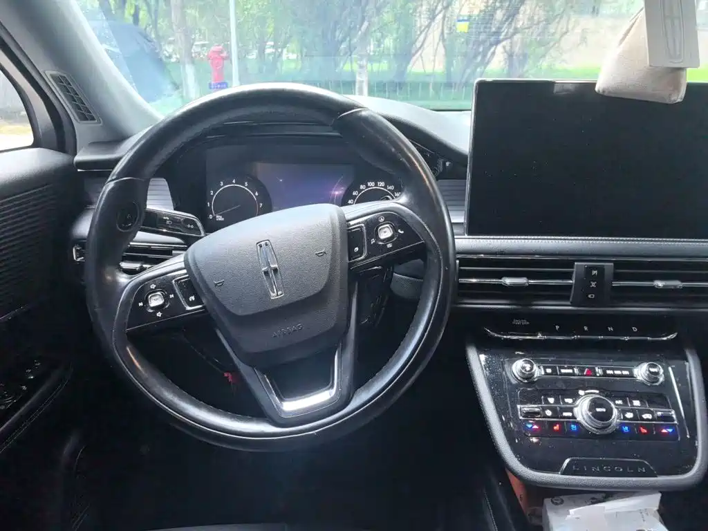 Lincoln Corsair — миниатюра 6