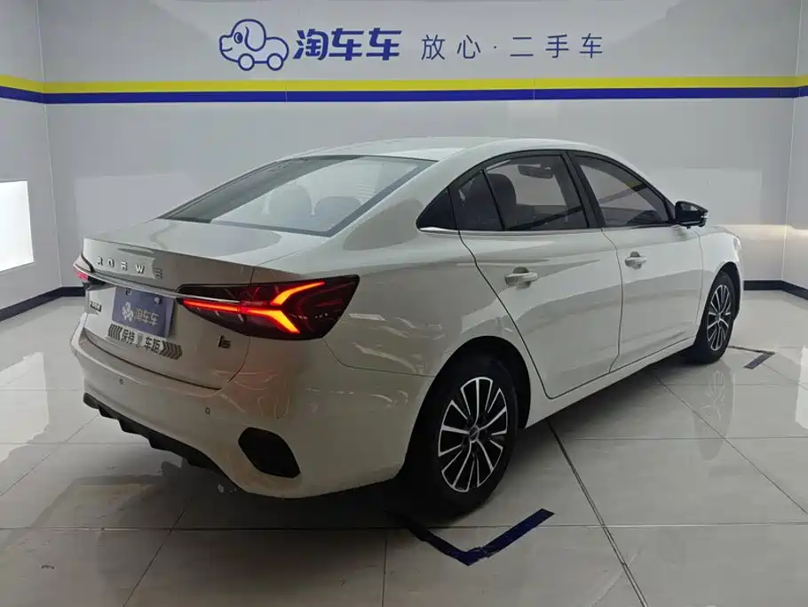Roewe i5 — миниатюра 3