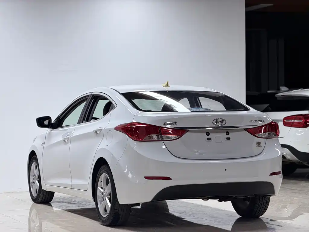 Hyundai Elantra Langdong — миниатюра 5
