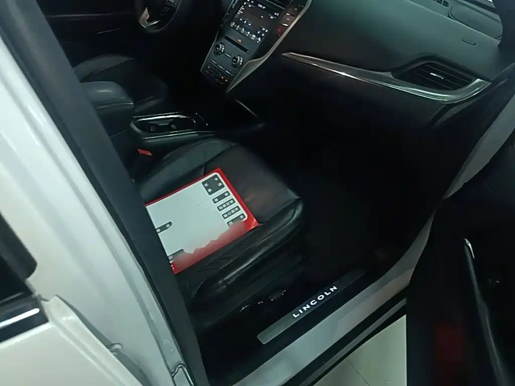 Lincoln MKC — миниатюра 25