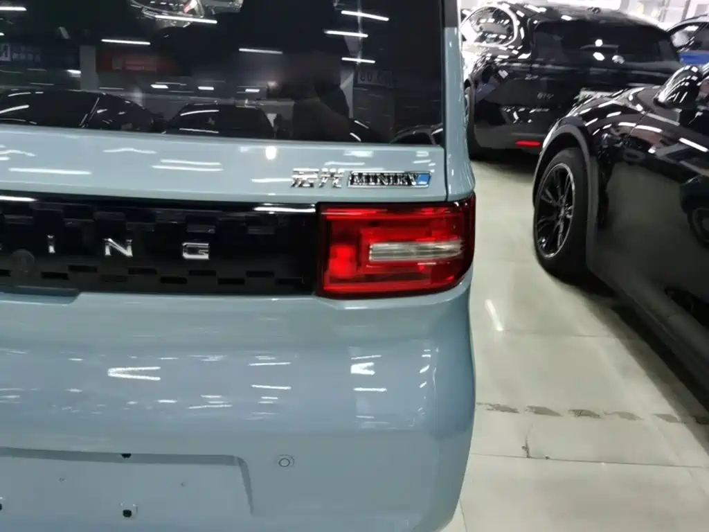 Wuling MINIEV — миниатюра 8