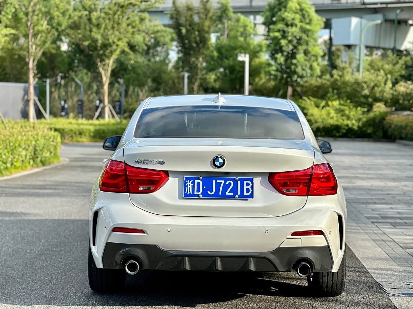 BMW 1 Series 1.5 л 2022 г. Белый, пробег 30000 км