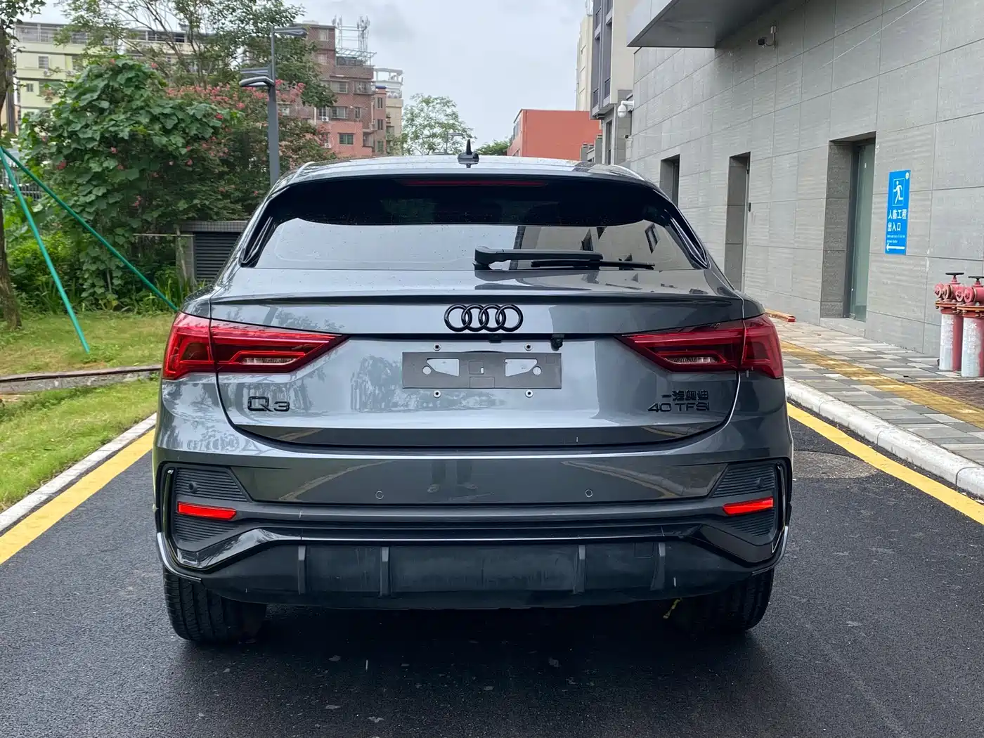 Audi Q3 Sportback 2024 Silver/gray из Китая, фото 3