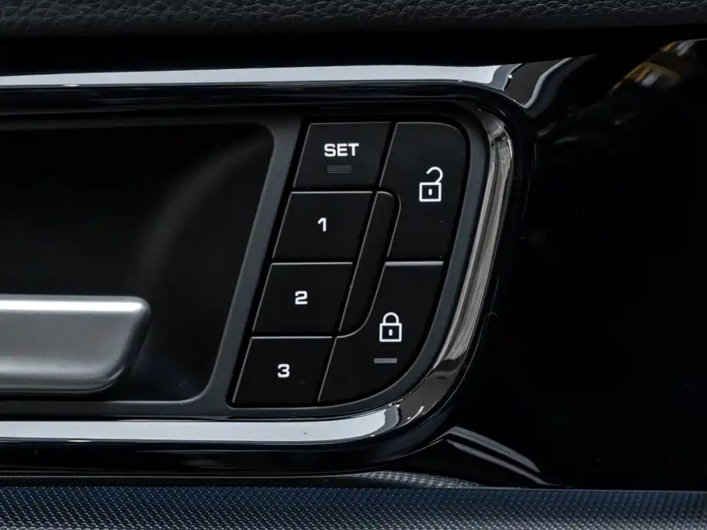 Porsche Panamera — миниатюра 21