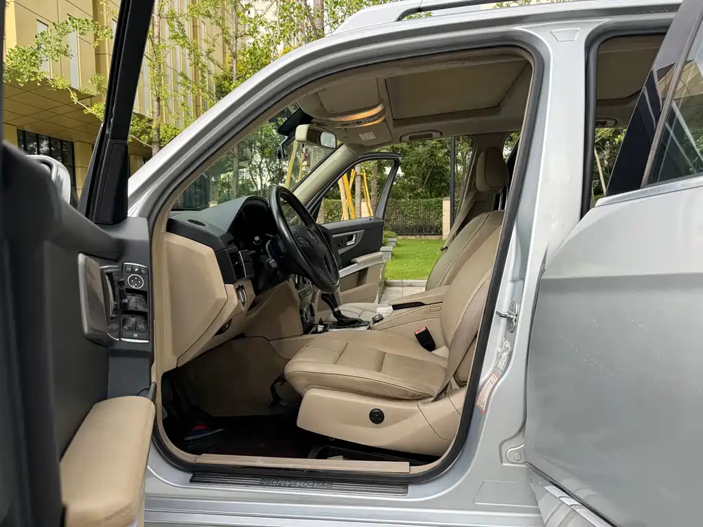 Mercedes-Benz GLK-Class (Import) — миниатюра 12