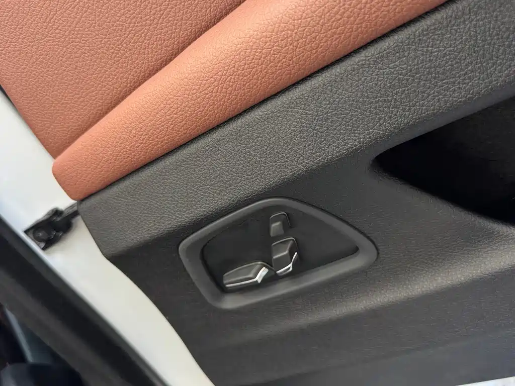 BMW 5 Series — миниатюра 16