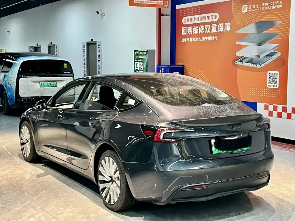 Tesla Model 3 — миниатюра 9