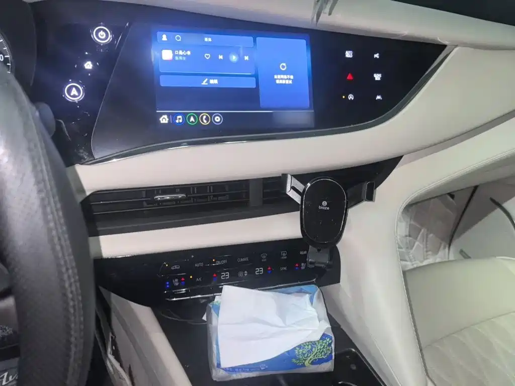 Buick Enclave — миниатюра 6