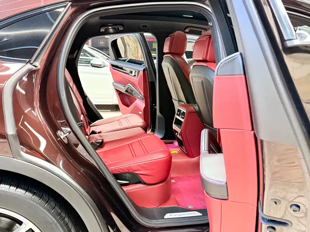 Porsche Cayenne — миниатюра 13