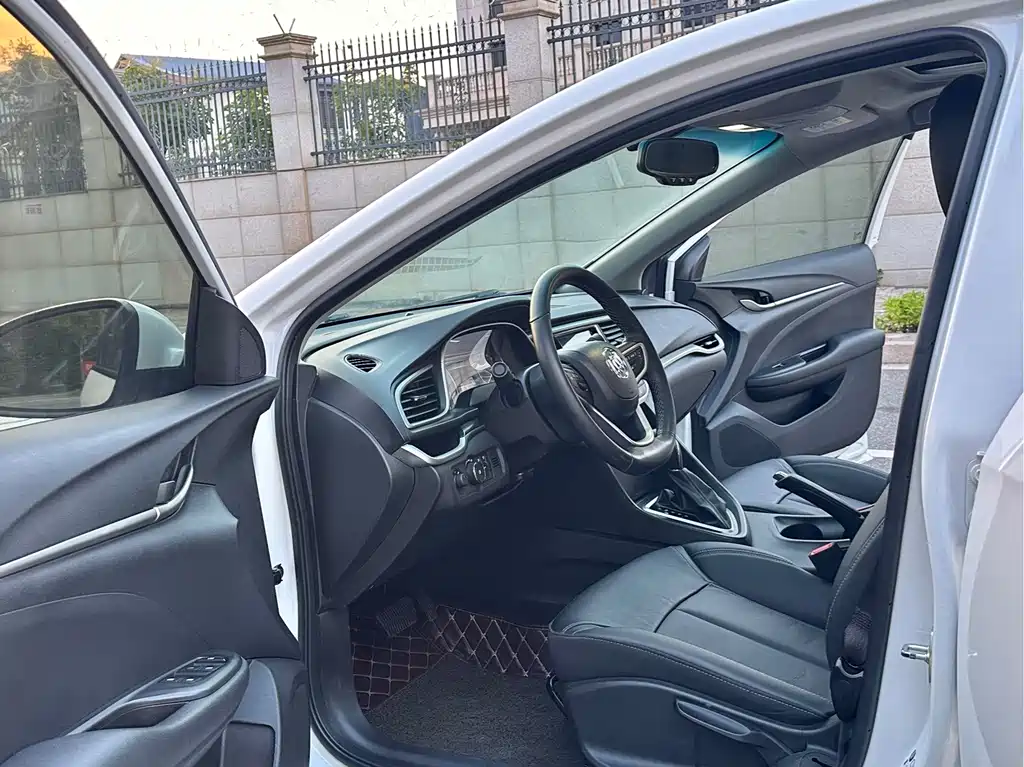 Buick Excelle — миниатюра 9