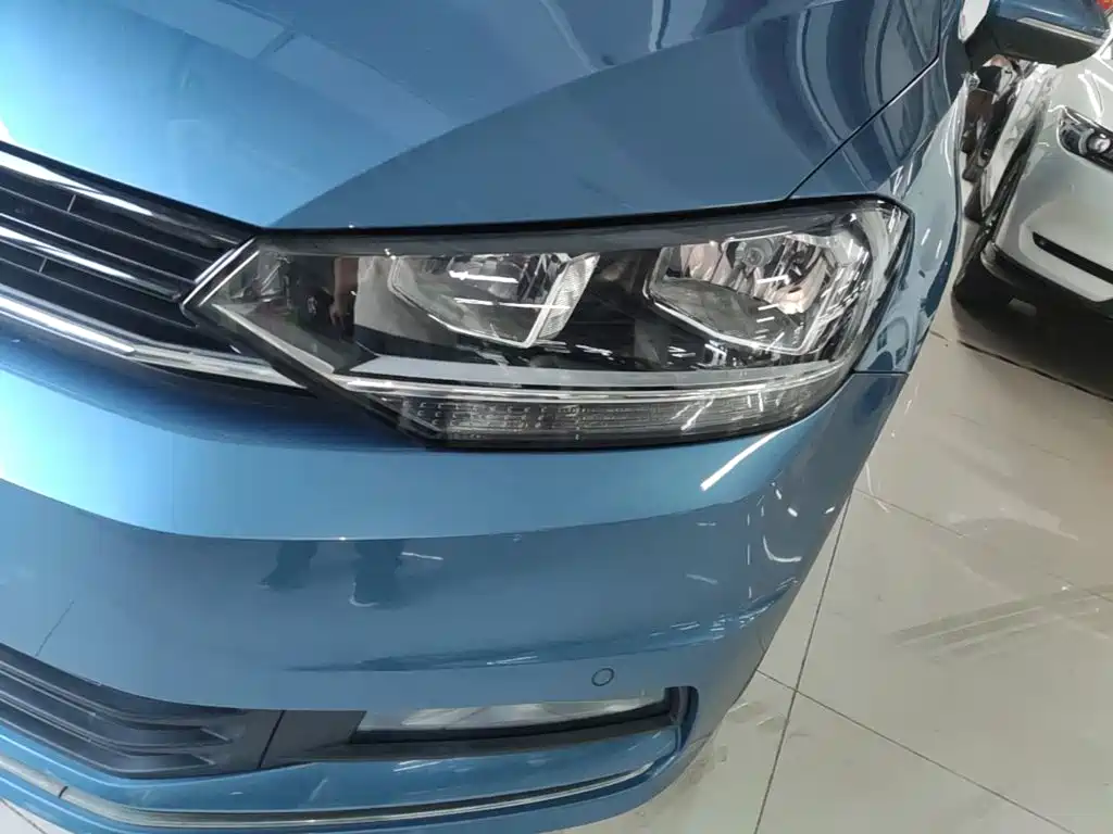 Volkswagen Touran — миниатюра 24