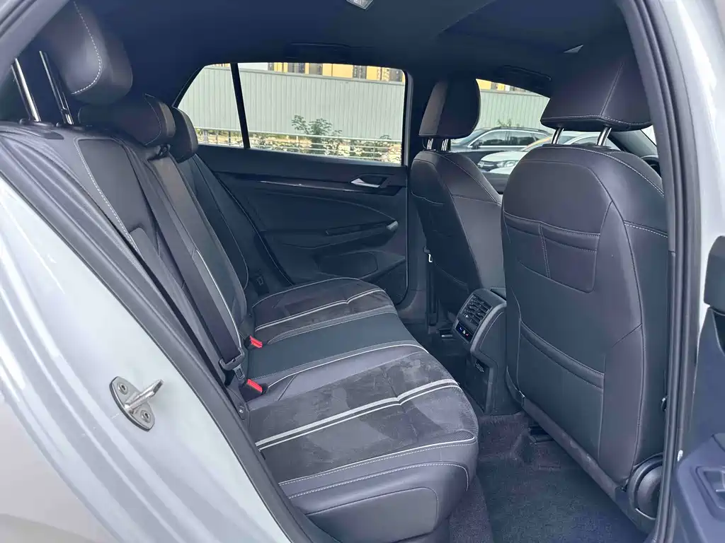 Volkswagen Golf — миниатюра 20