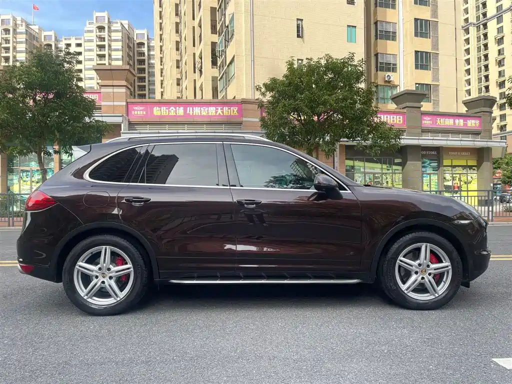 Porsche Cayenne 2014 Cayenne Platinum Edition 3.0T