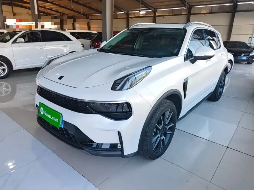 Lynk & Co 01