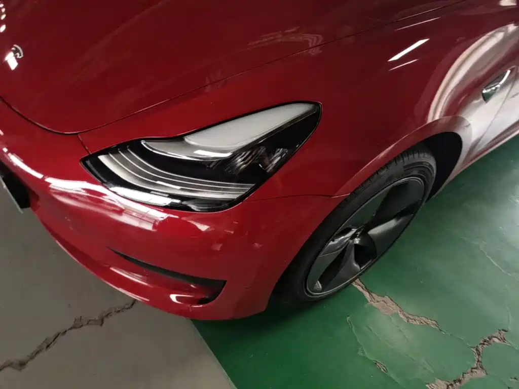 Tesla Model 3 — миниатюра 24