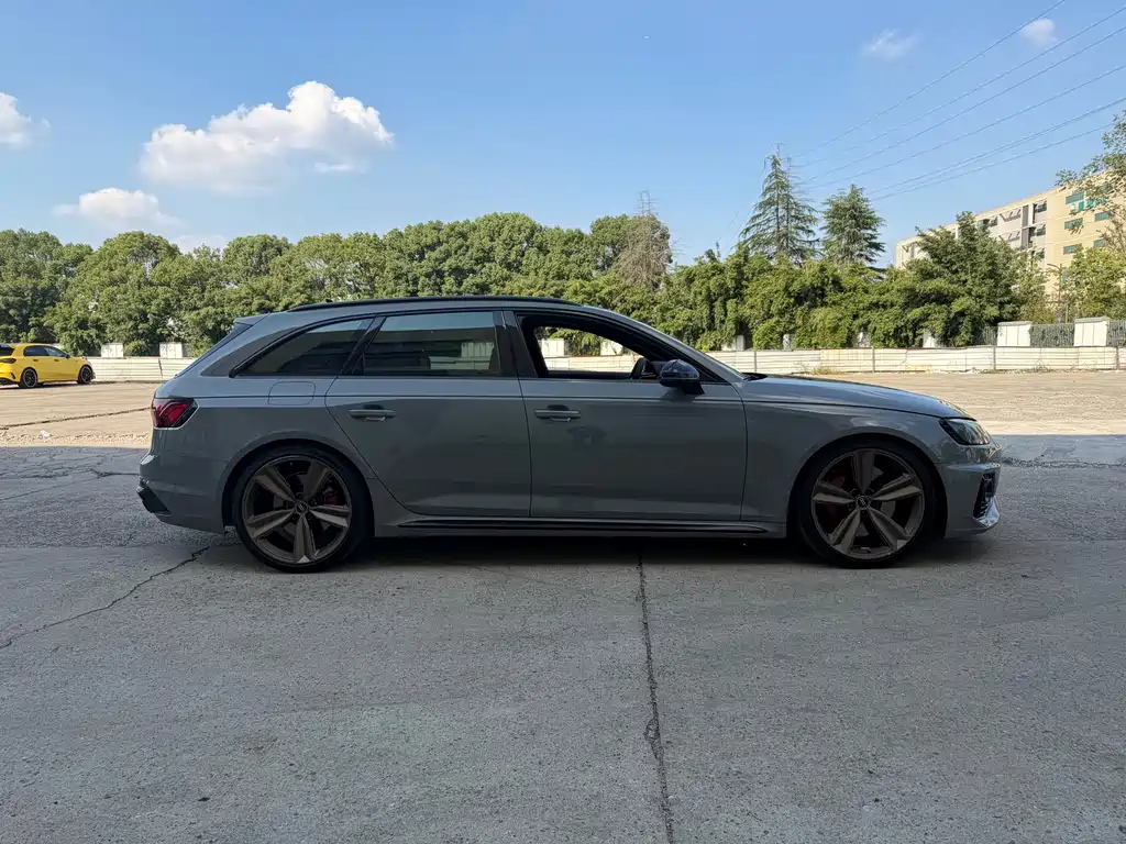 Audi RS 4 — миниатюра 7