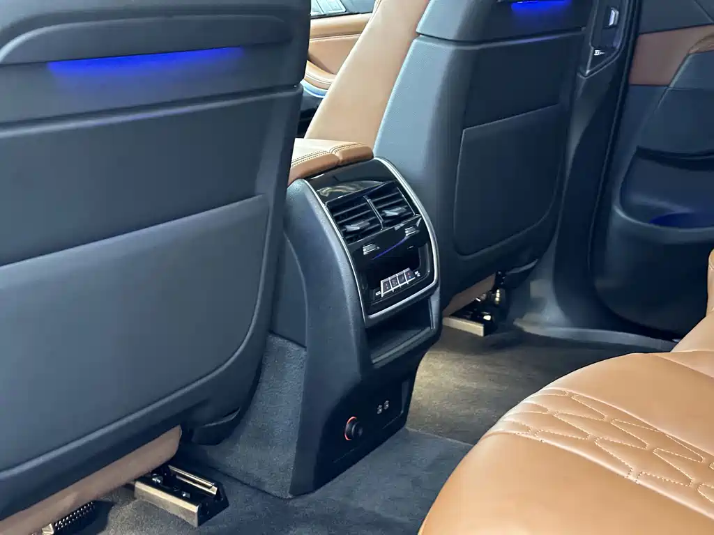 BMW X7 — миниатюра 19