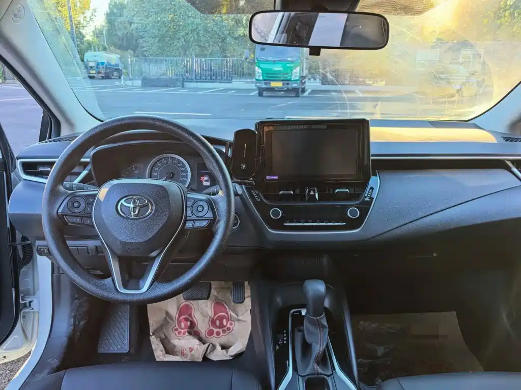 Toyota Corolla — миниатюра 12