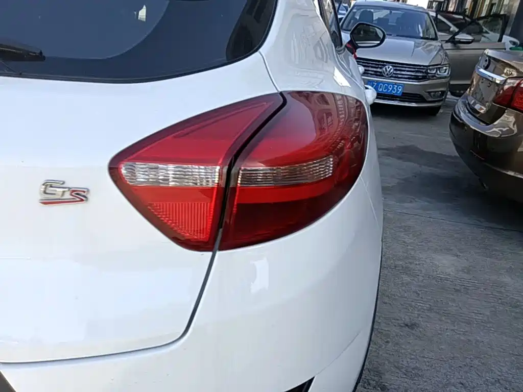 Geely Emgrand GS — миниатюра 8