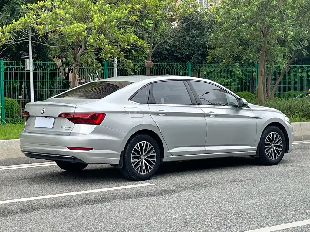 Volkswagen Sagitar — миниатюра 4