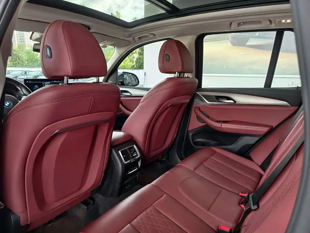 BMW iX3 — миниатюра 13
