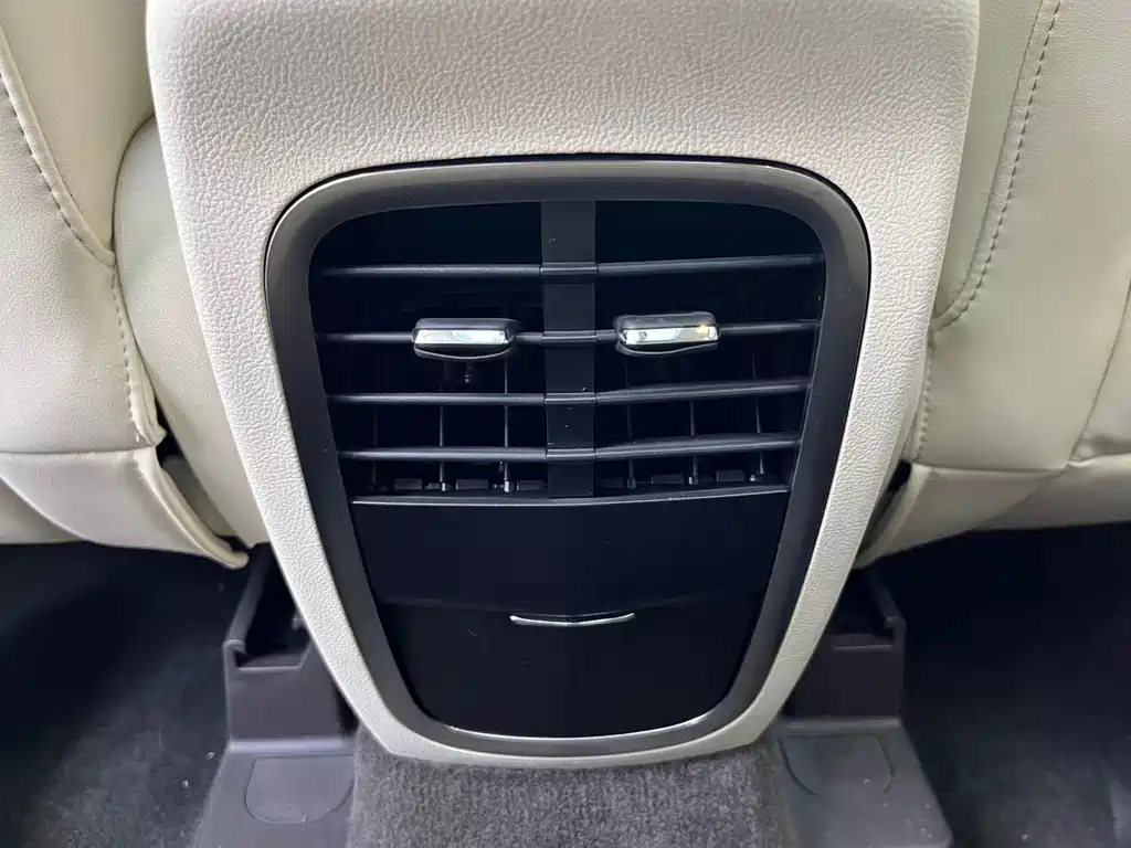 Lincoln MKC — миниатюра 21