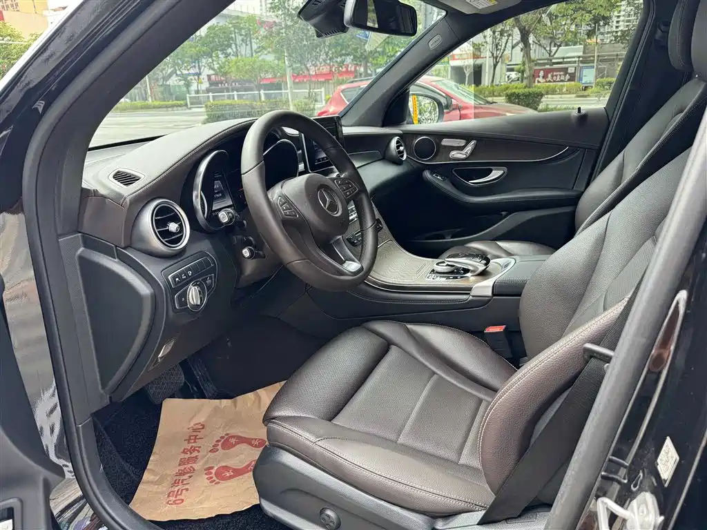 Mercedes-Benz GLC 2017 GLC 300 4MATIC