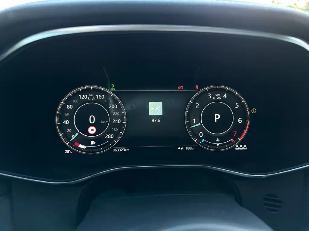 Jaguar XFL — миниатюра 11