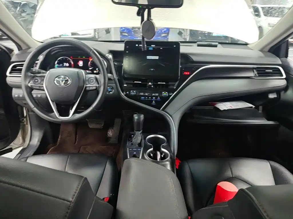 Toyota Camry 2021 2.5G Luxury