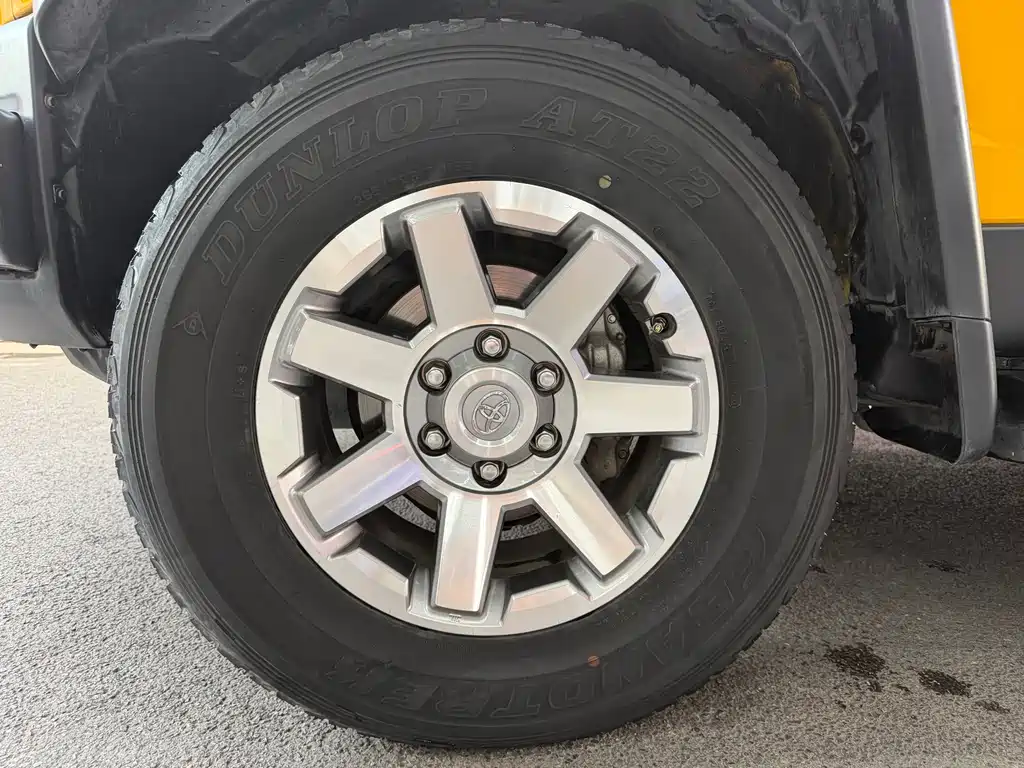 Toyota FJ Cruiser — миниатюра 5
