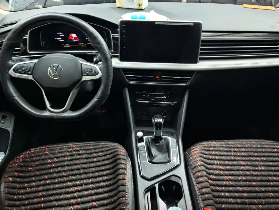 Volkswagen Tiguan L — миниатюра 12