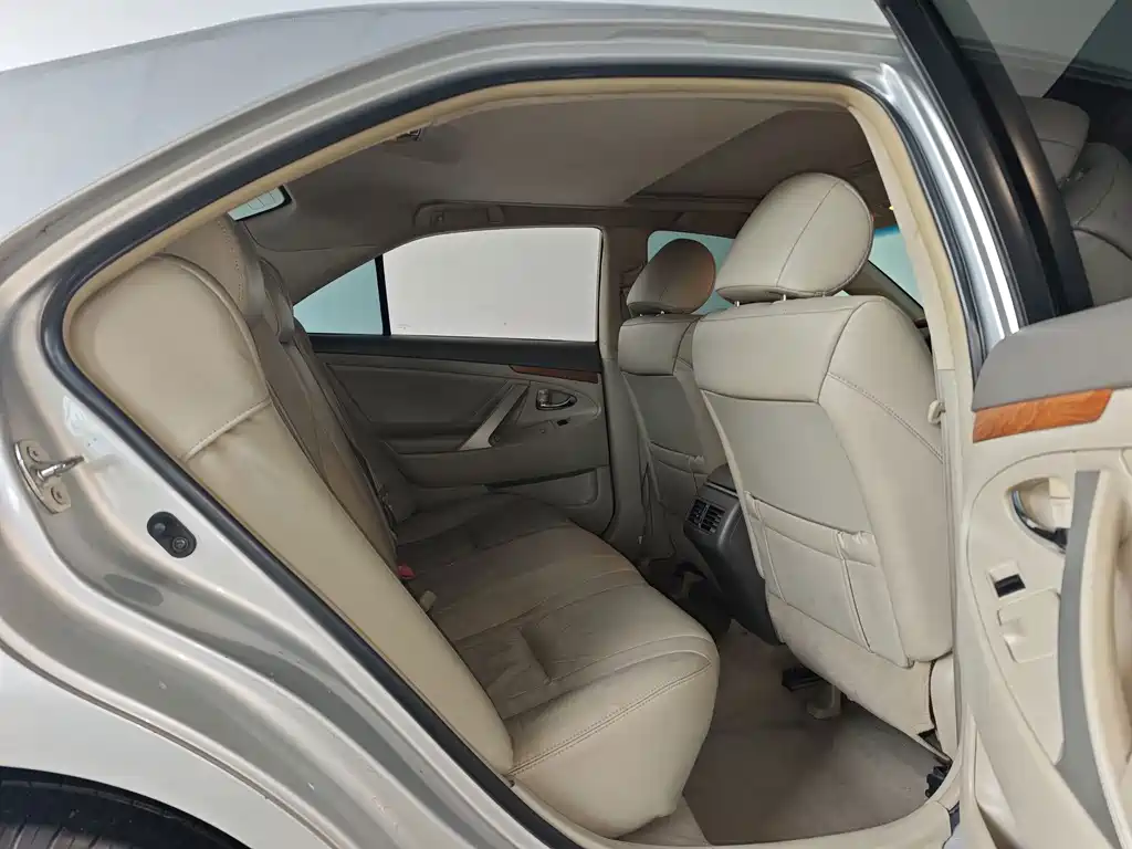 Toyota Camry — миниатюра 6