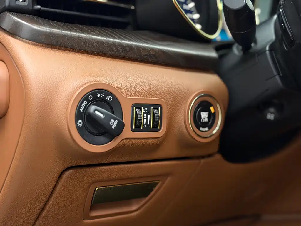Maserati Quattroporte — миниатюра 14