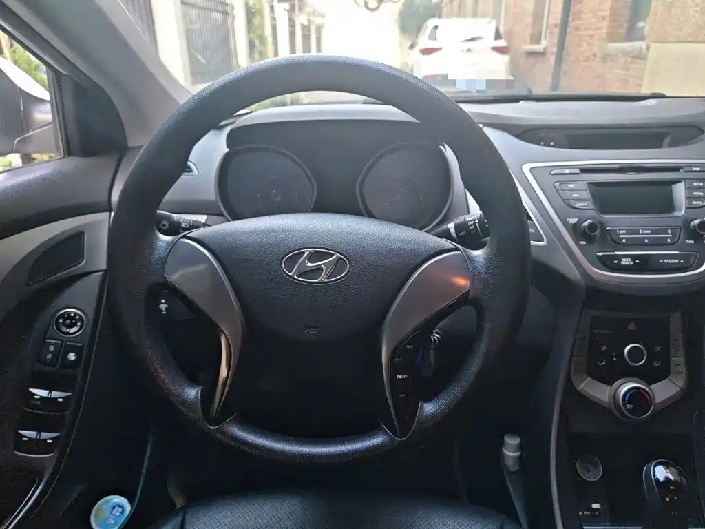 Hyundai Elantra Langdong — миниатюра 3