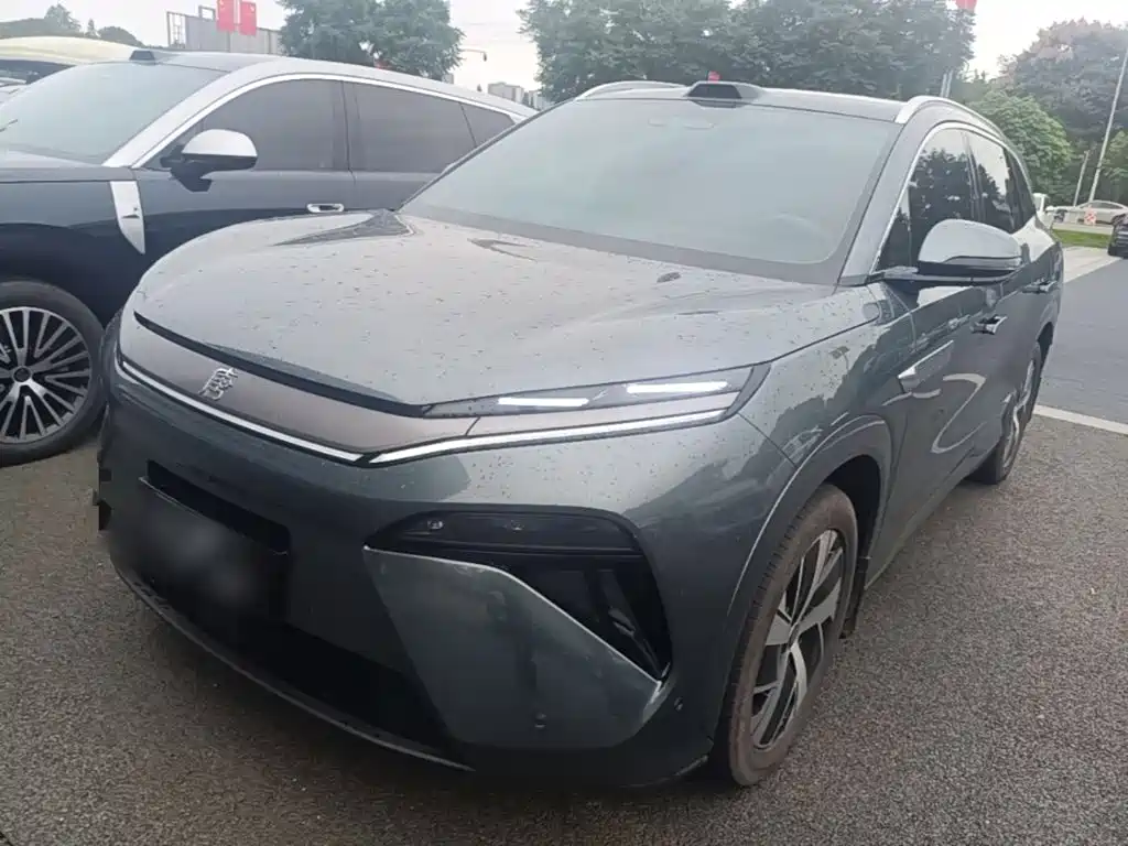 BYD Tang L