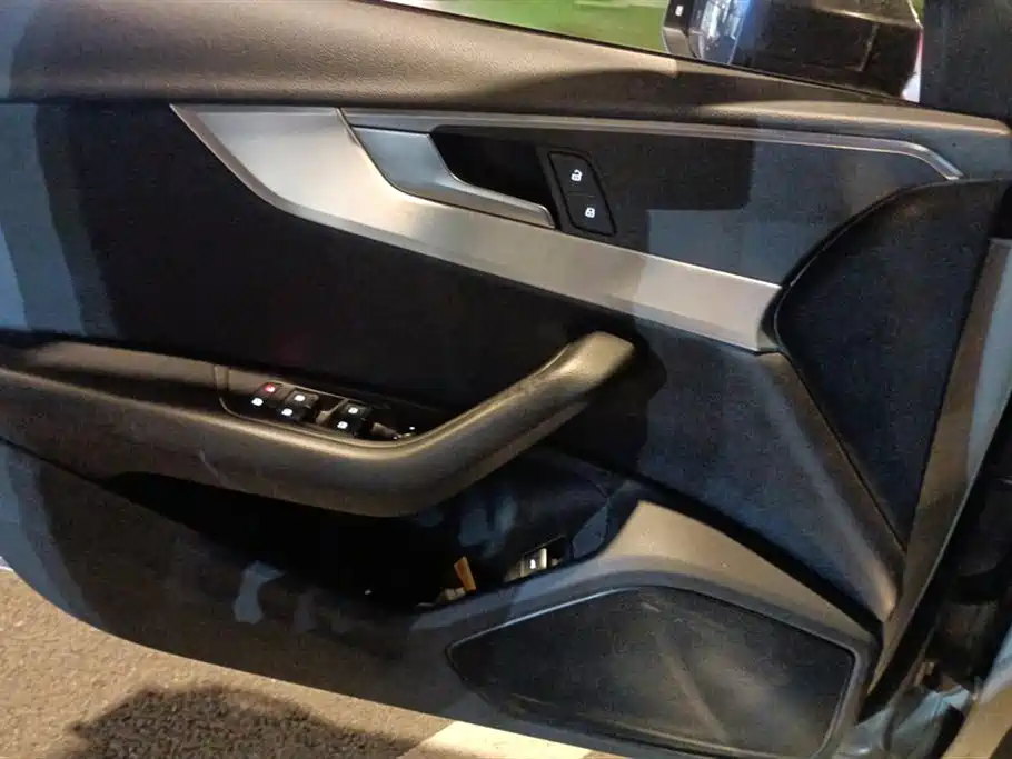 Audi A4L 2018 30 45 TFSI quattro Sport