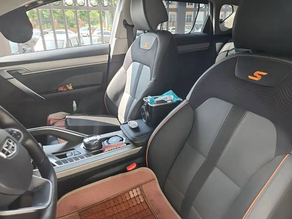Geely Binyue — миниатюра 8