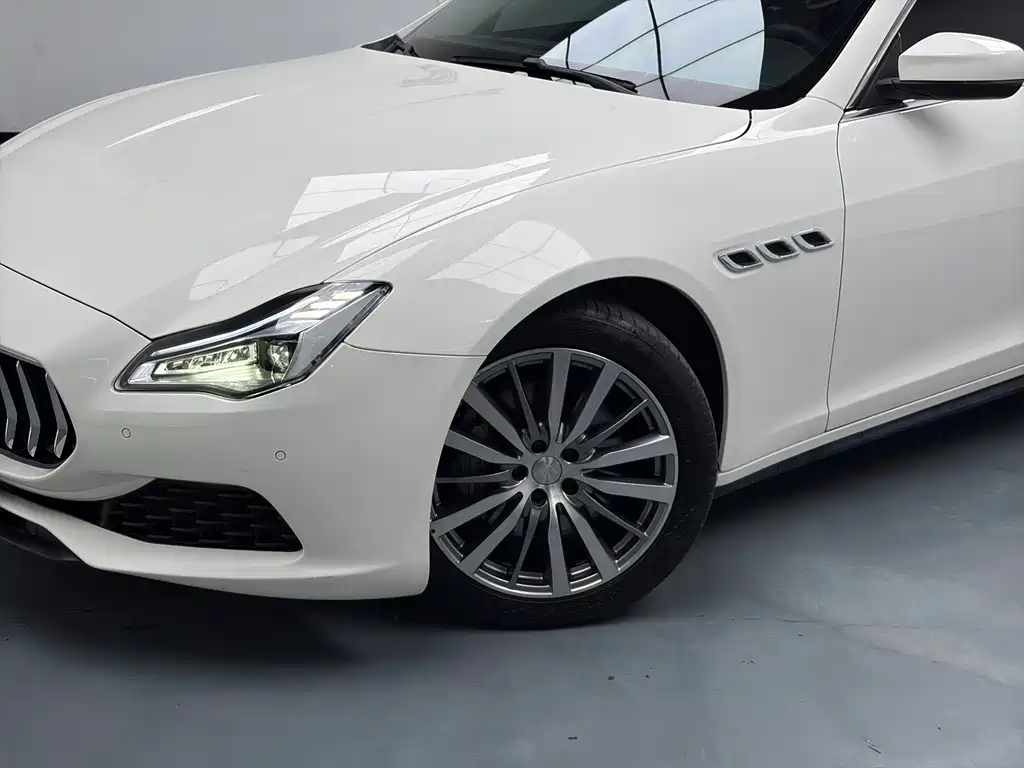 Maserati Quattroporte — миниатюра 2